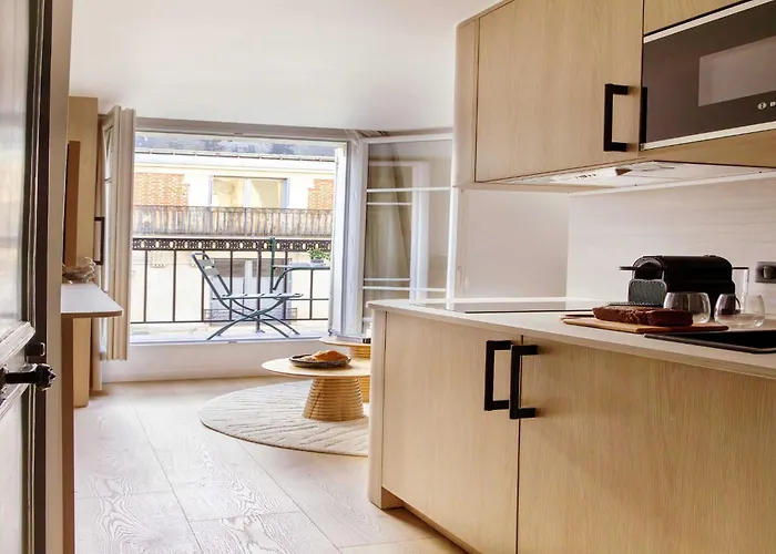 Appartement Refined With Balcony - 2p - Saint Lazare *