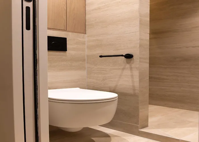 דירה Refined With Balcony - 2p - Saint Lazare