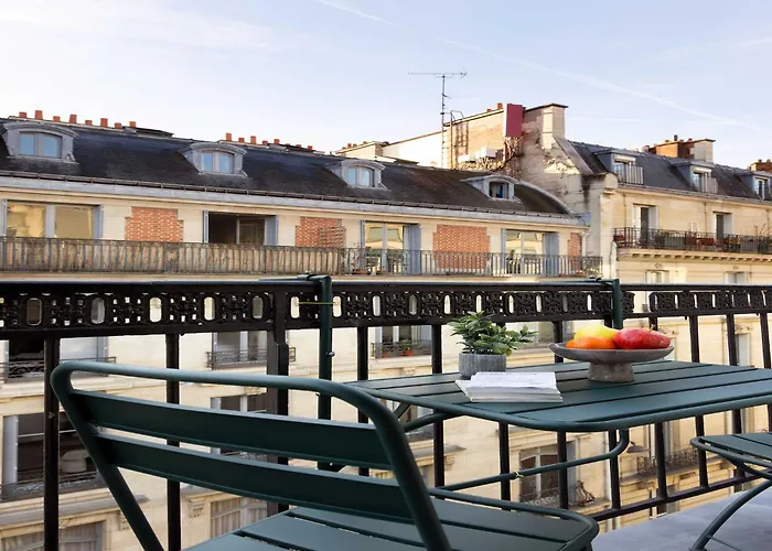 Apartment Refined With Balcony - 2p - Saint Lazare Paris